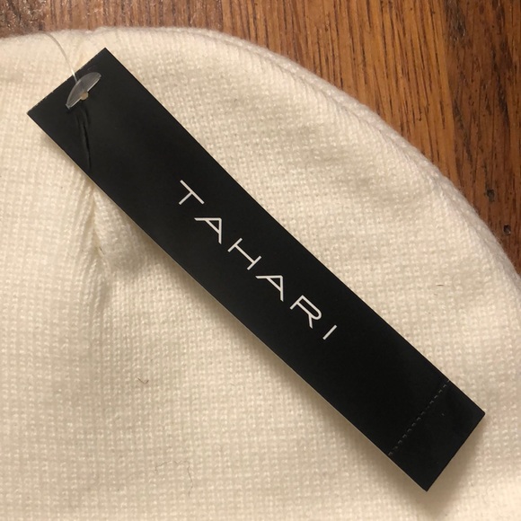 NWT - TAHARI White Woman's Beanie - Picture 3 of 7